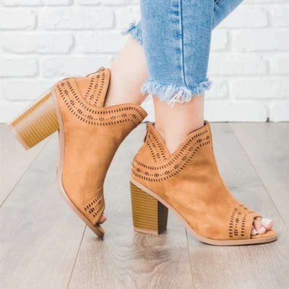 Shoes - Laser Detailed Chunky Heel Peep Toe Booties